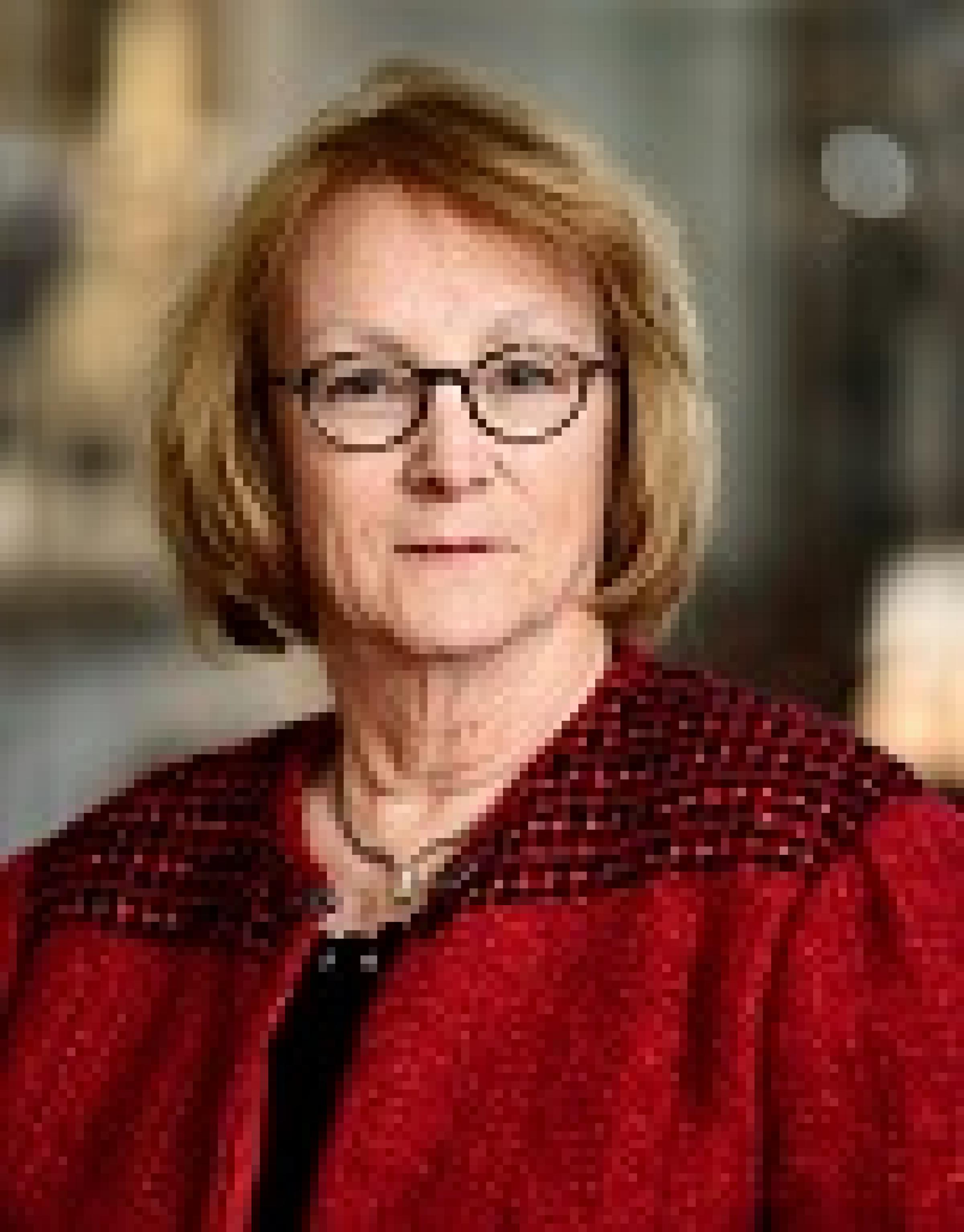 Mary Estes Headshot